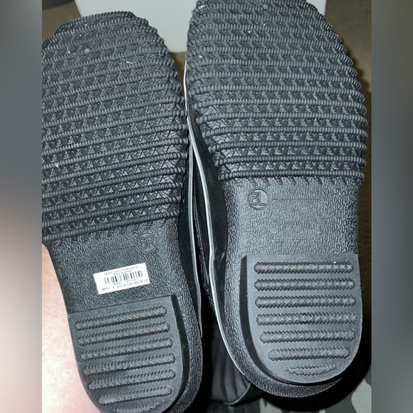 BNWOT Torrid sz 6W black snow boot - Picture 4 of 5